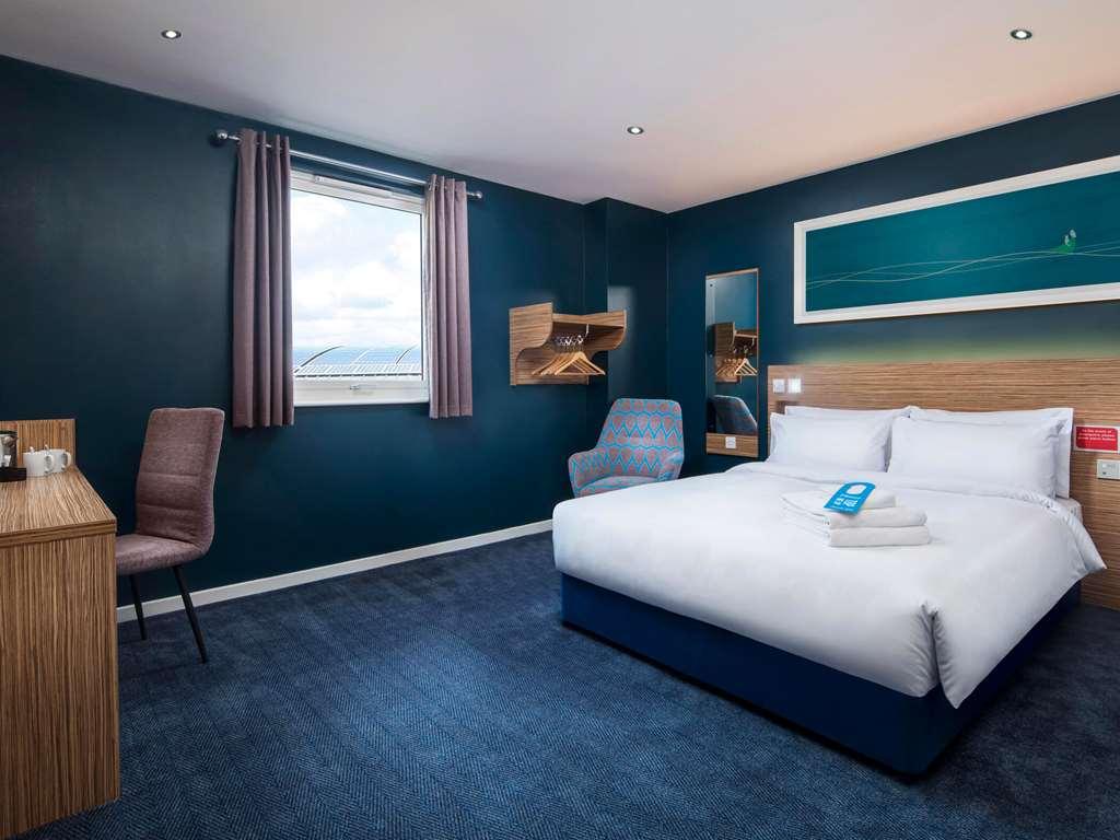 Travelodge London Ийлинг Стая снимка