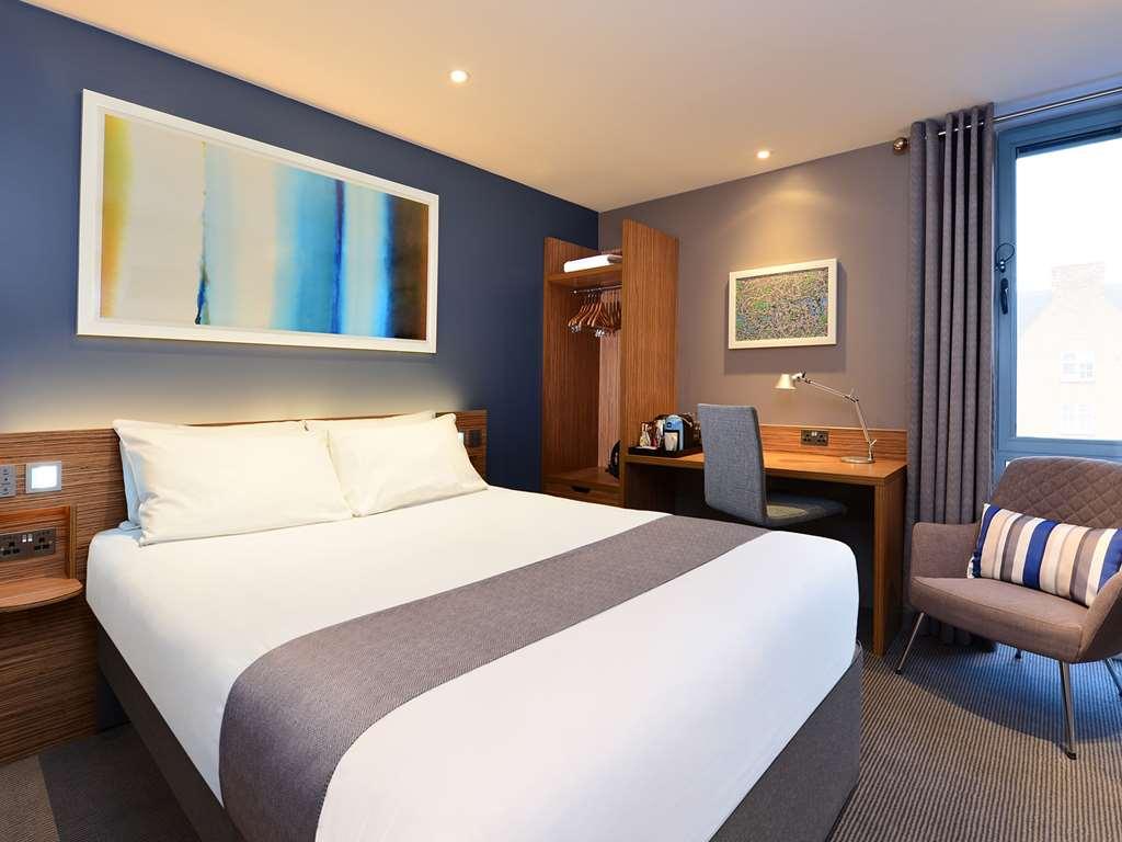 Travelodge London Ийлинг Стая снимка