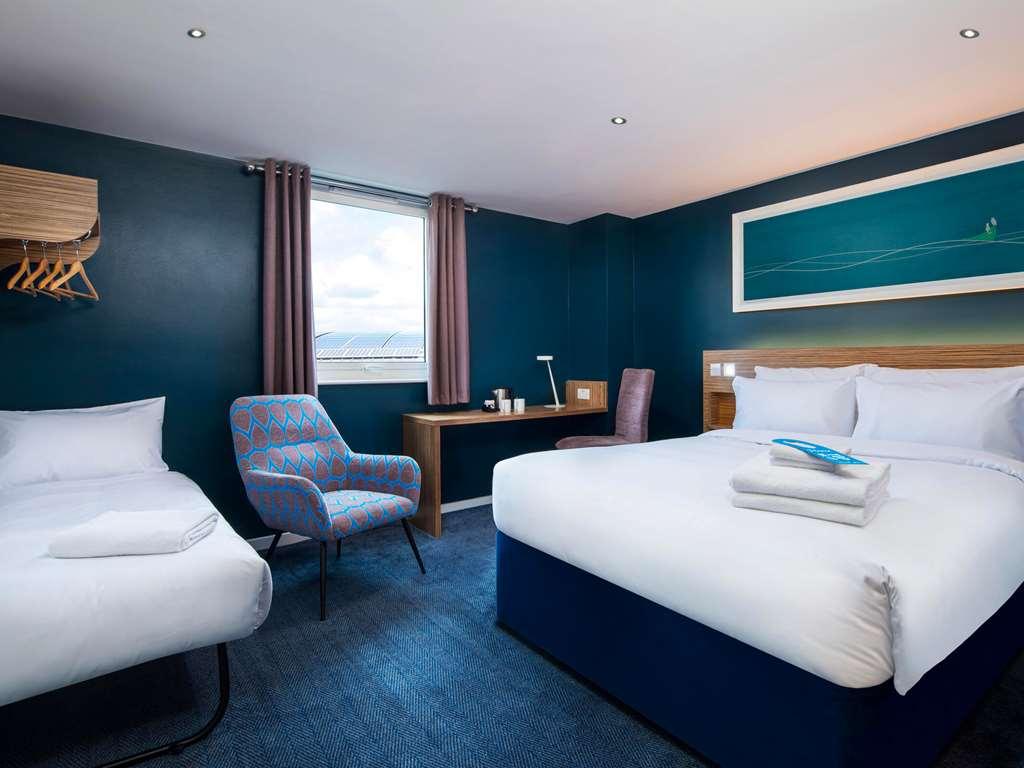 Travelodge London Ийлинг Стая снимка
