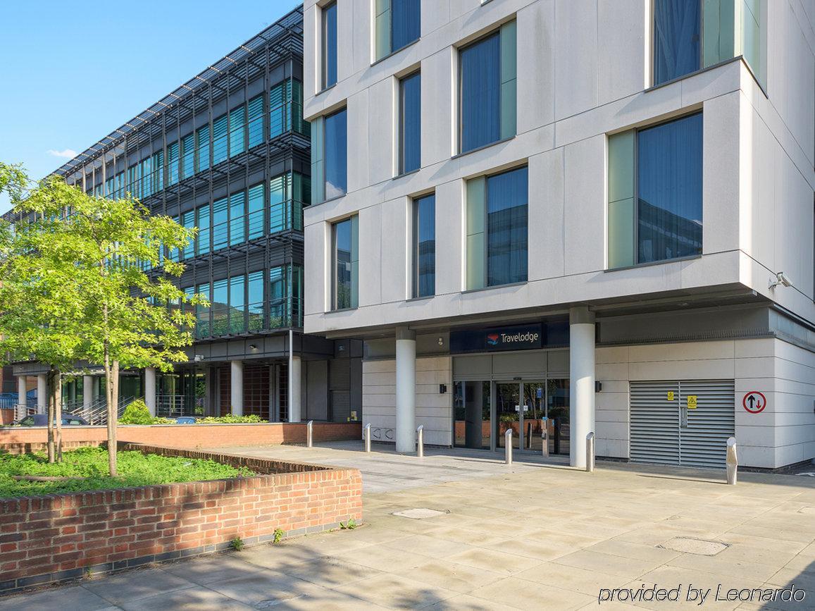 Travelodge London Ийлинг Екстериор снимка