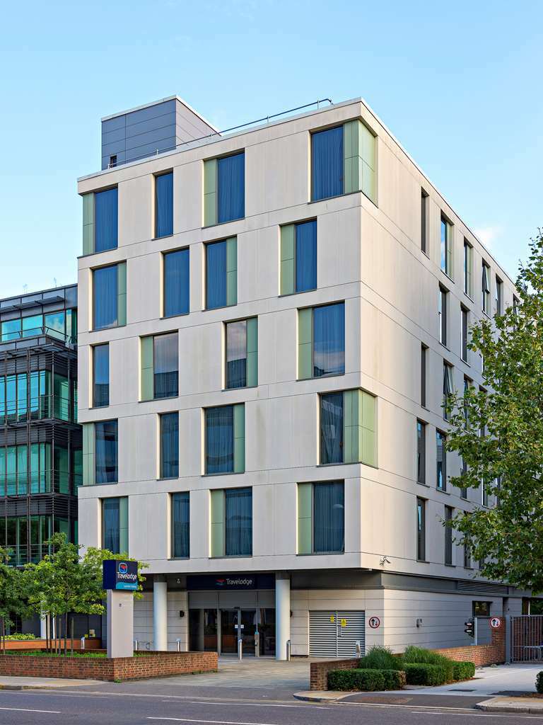 Travelodge London Ийлинг Екстериор снимка