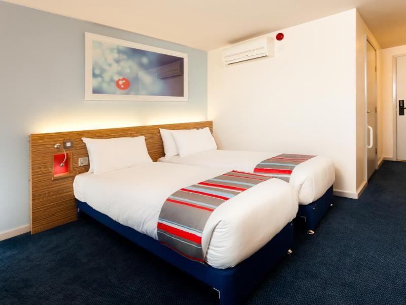 Travelodge London Ийлинг Екстериор снимка